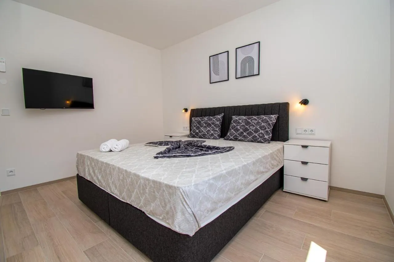 Villa Mina With A Private Pool In PUY