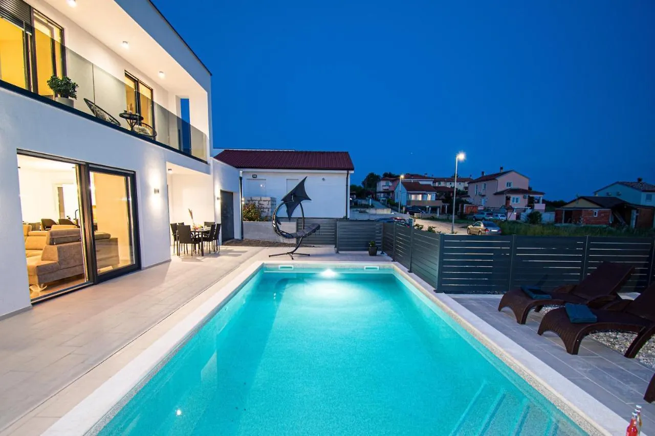 Villa Mina With A Private Pool In Pula