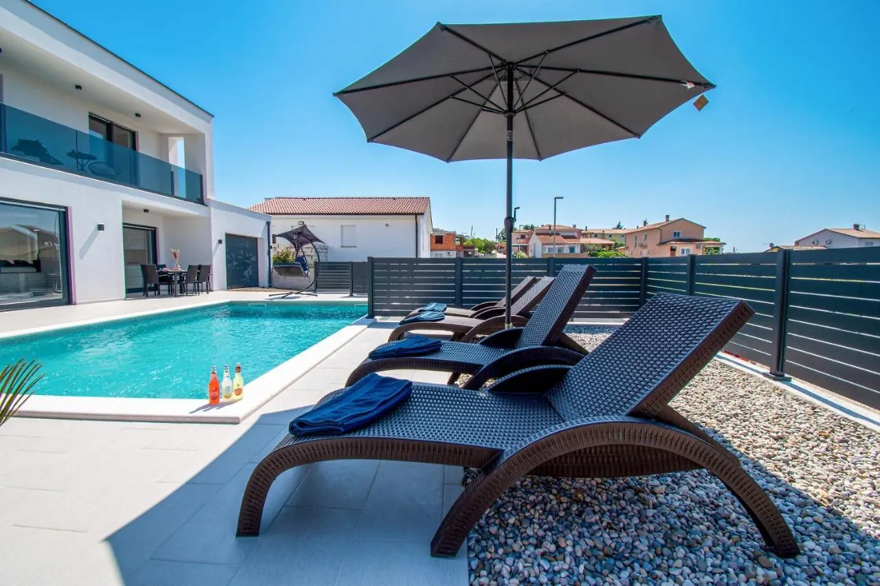 Villa Mina With A Private Pool In Pula Croatia