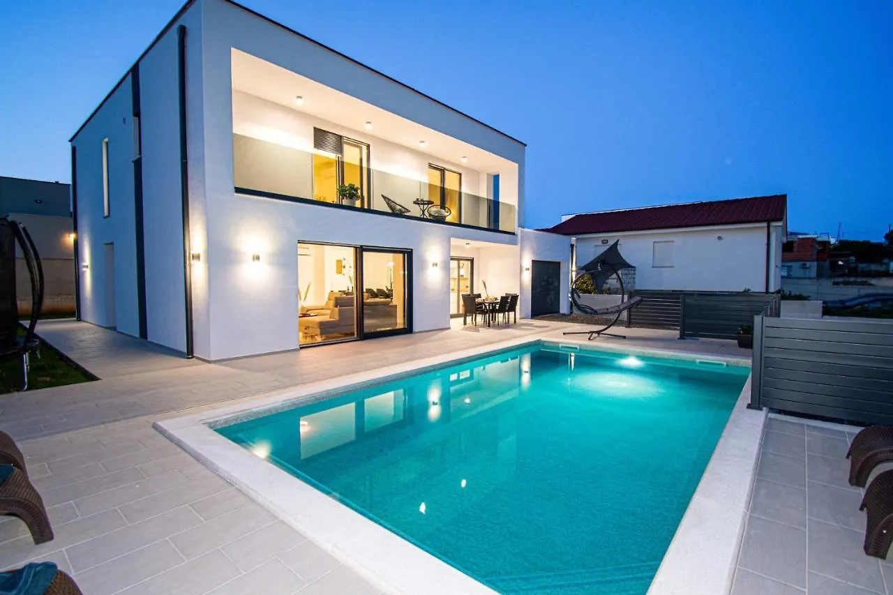Villa Mina With A Private Pool In Pula