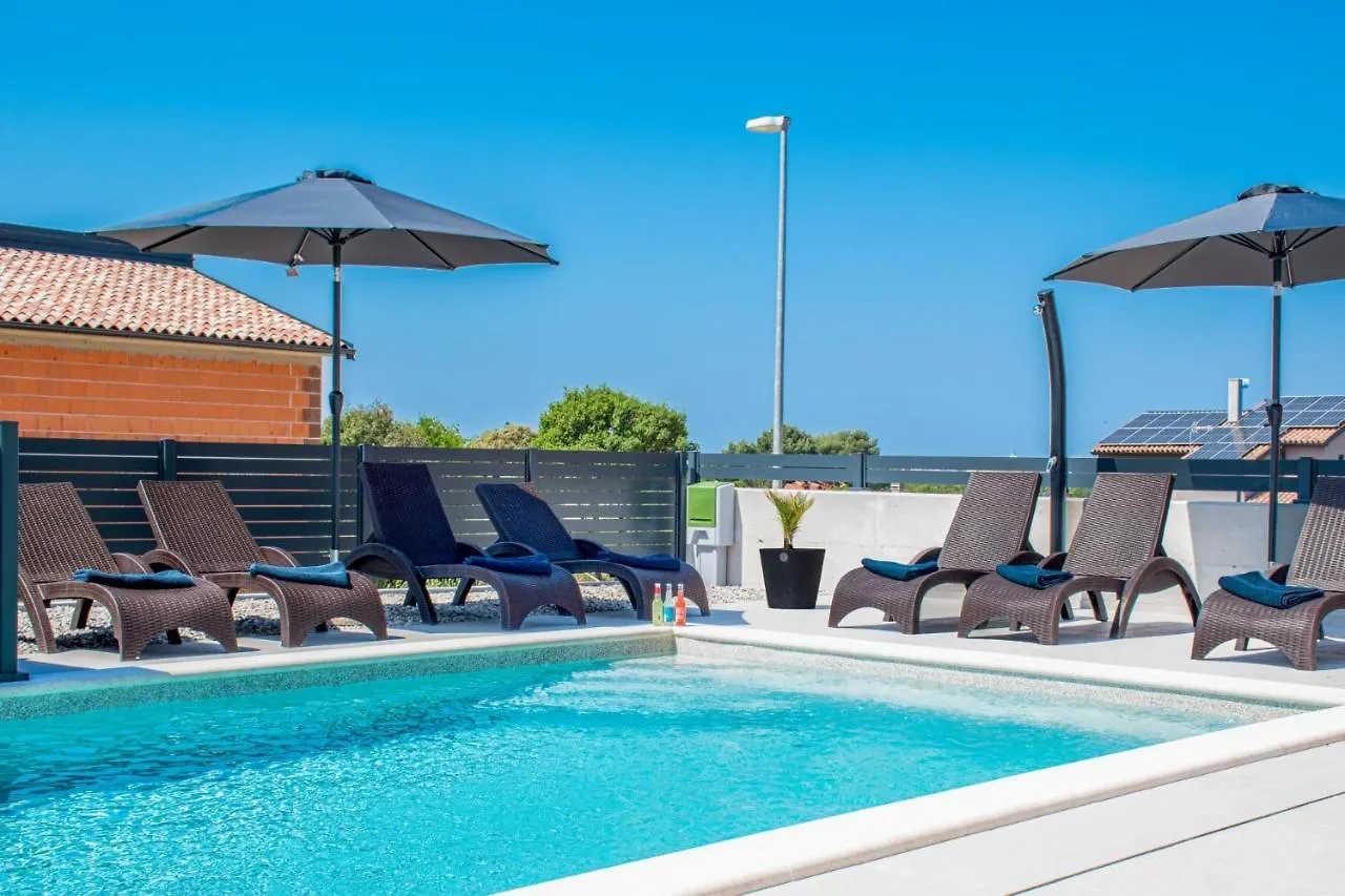 Villa Mina With A Private Pool In Pula