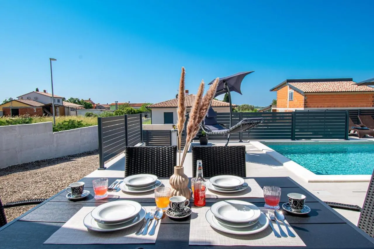 Villa Mina With A Private Pool In Pula